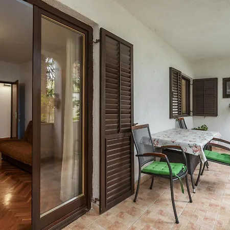 Pet Friendly Apartment In Porec With Wifi * Poreč