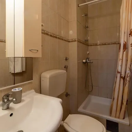 Pet Friendly Apartment In Porec With Wifi * Poreč